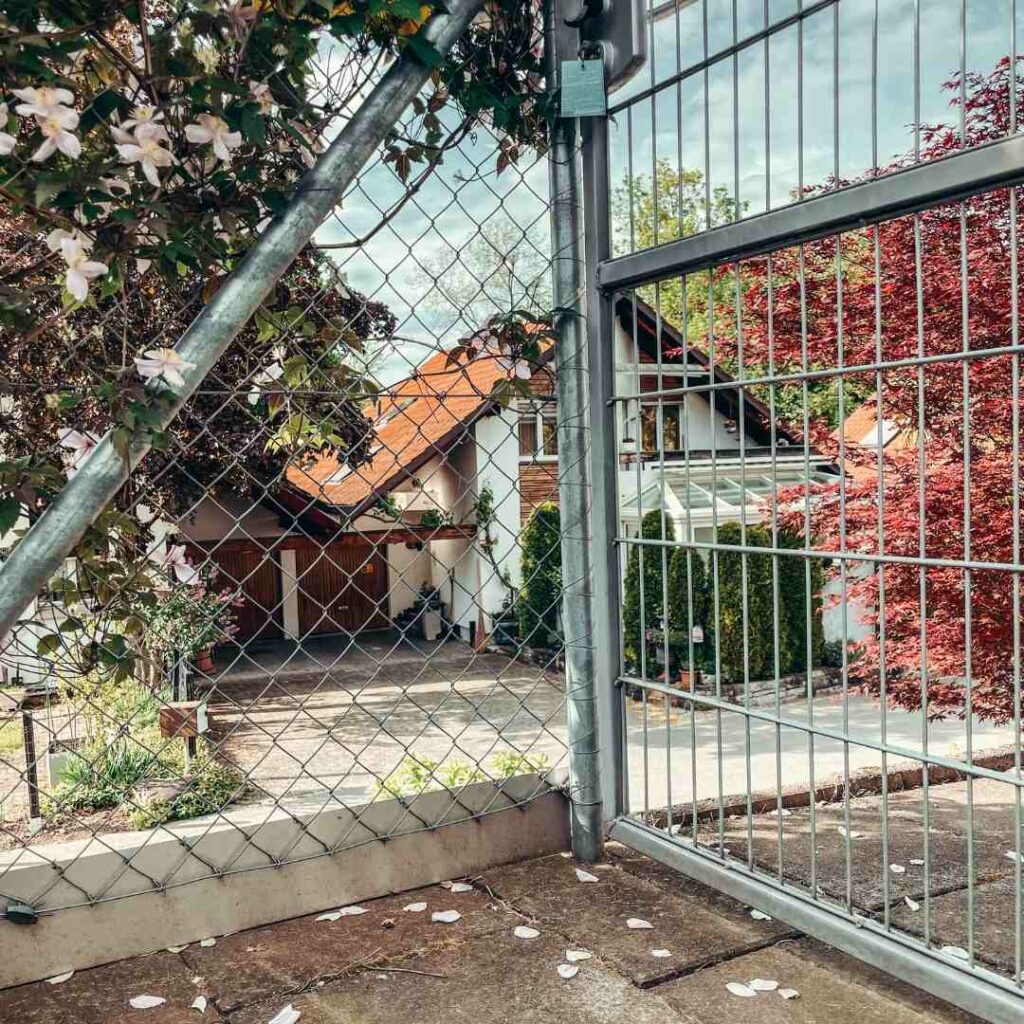 katzensicherer Garten Abschluss Unterkante